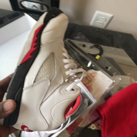 Jordan 5 Retro Fire Red Silver Tongue - Picture 6 of 6